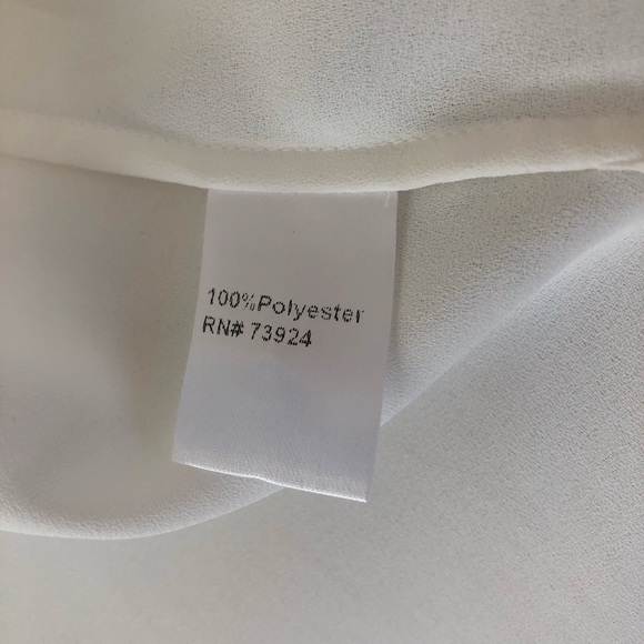 White Misook Sleeveless Blouse w/ Ruffle Collar - Picture 6 of 6